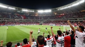 Show do São Paulo: vitória elástica sobre o Ibrachina garante vaga na final da C